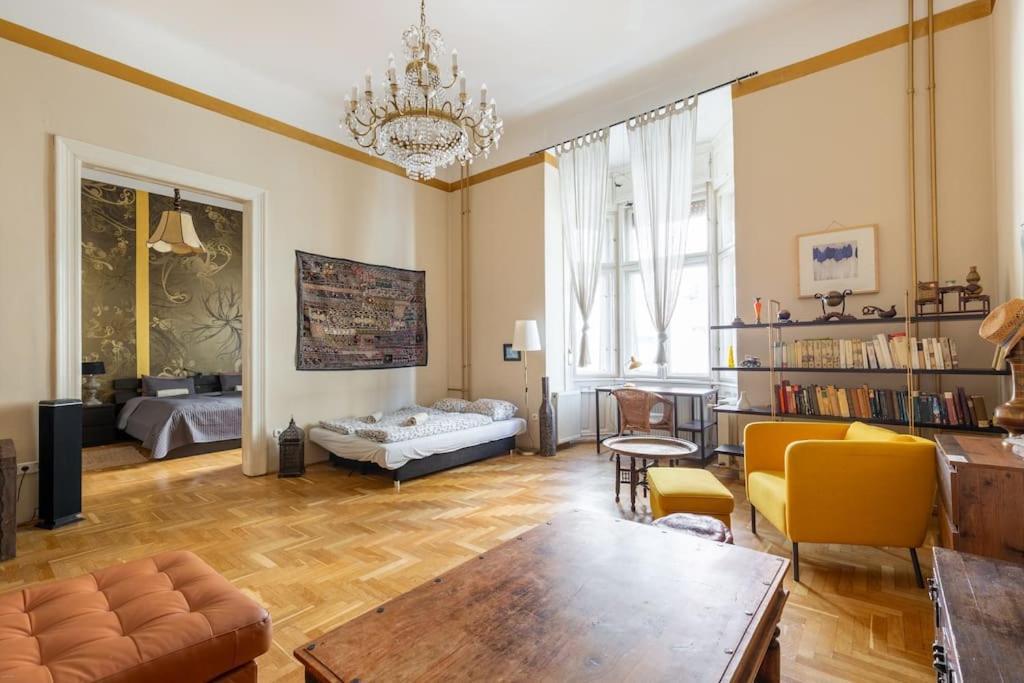 Bourgeois Boheme Apt. 88 M² City Center Budapest Eksteriør billede