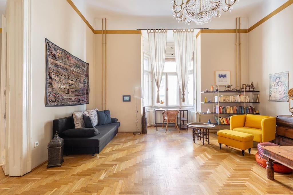 Bourgeois Boheme Apt. 88 M² City Center Budapest Eksteriør billede