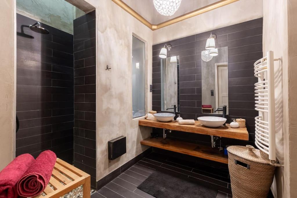 Bourgeois Boheme Apt. 88 M² City Center Budapest Eksteriør billede