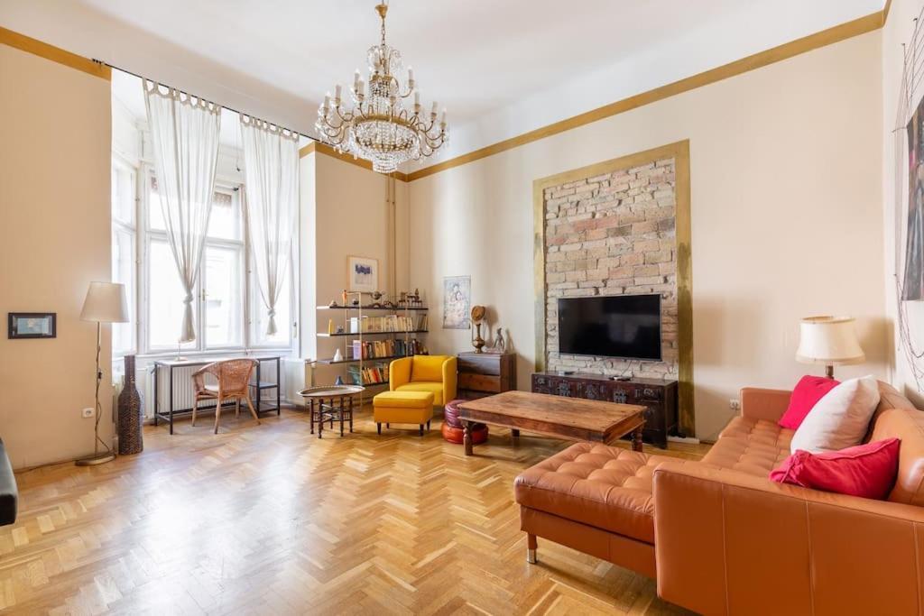 Bourgeois Boheme Apt. 88 M² City Center Budapest Eksteriør billede